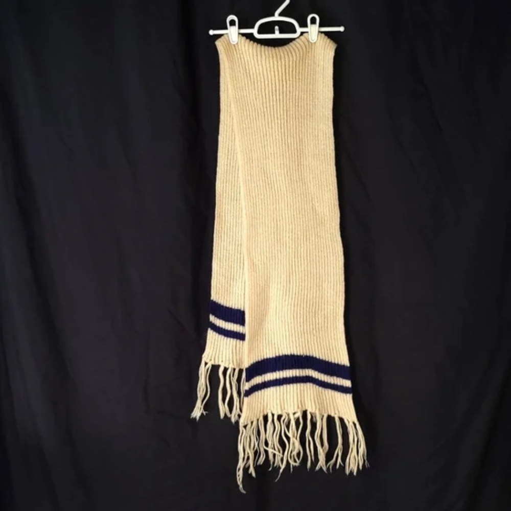 { ❤️ $5 } Knit Scarf with Stripe and Tassels